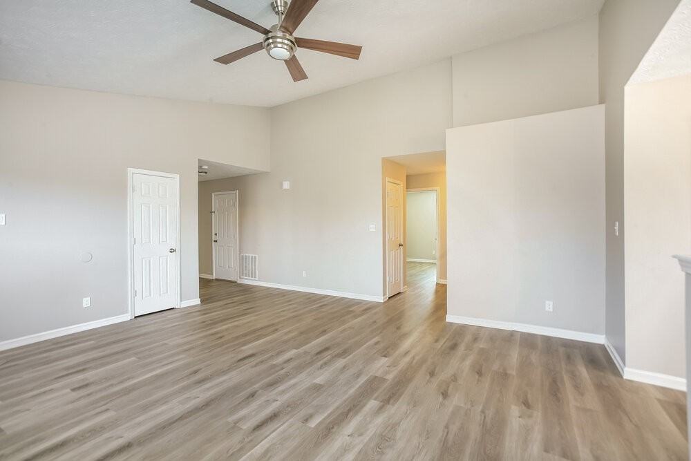 823 Pine Lake Dr - Photo 4 of 16