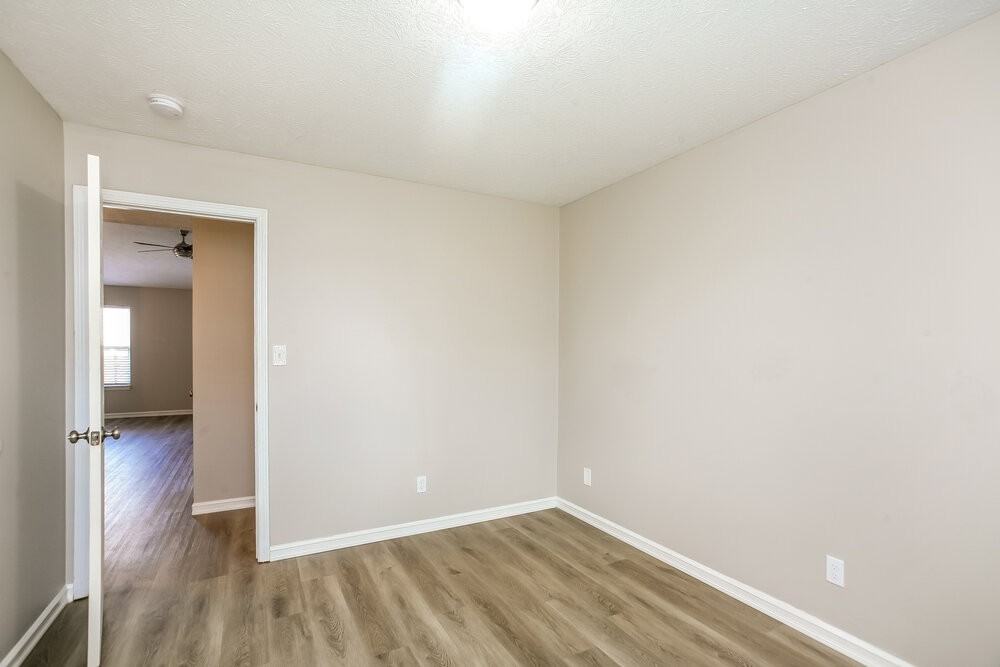 823 Pine Lake Dr - Photo 6 of 16