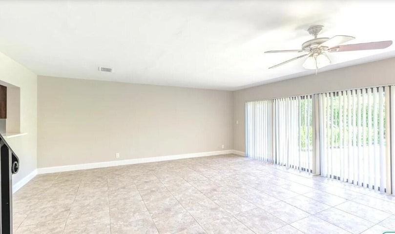 660 Coventry Street - Photo 2 of 5