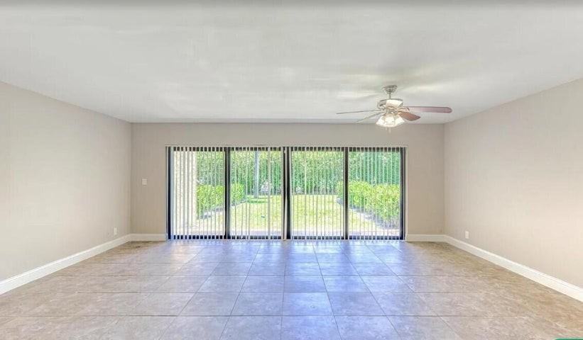 660 Coventry Street - Photo 4 of 5