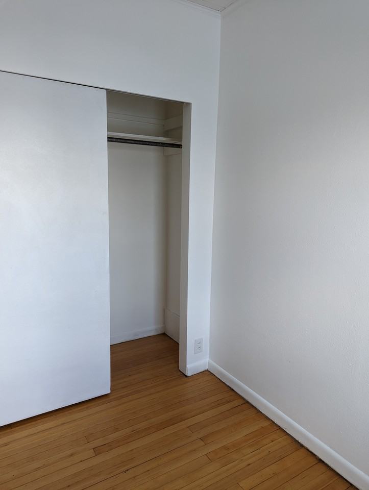 709 9th Ave #4 - Photo 3 of 11