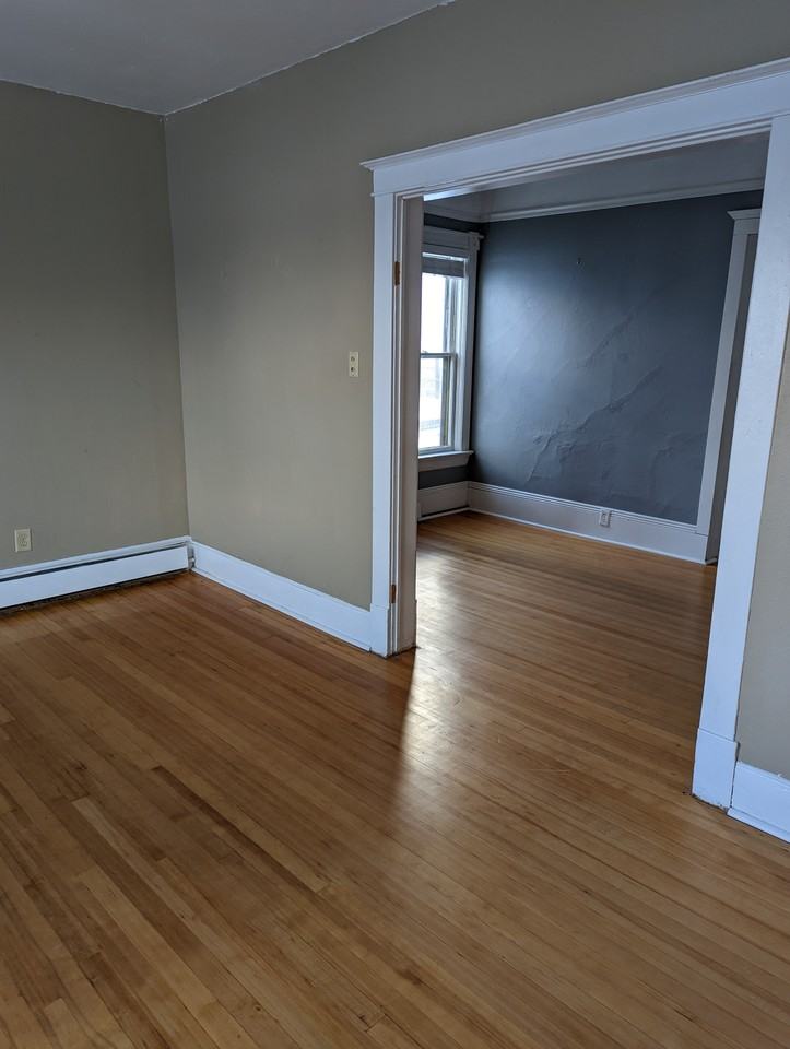 709 9th Ave #4 - Photo 6 of 11