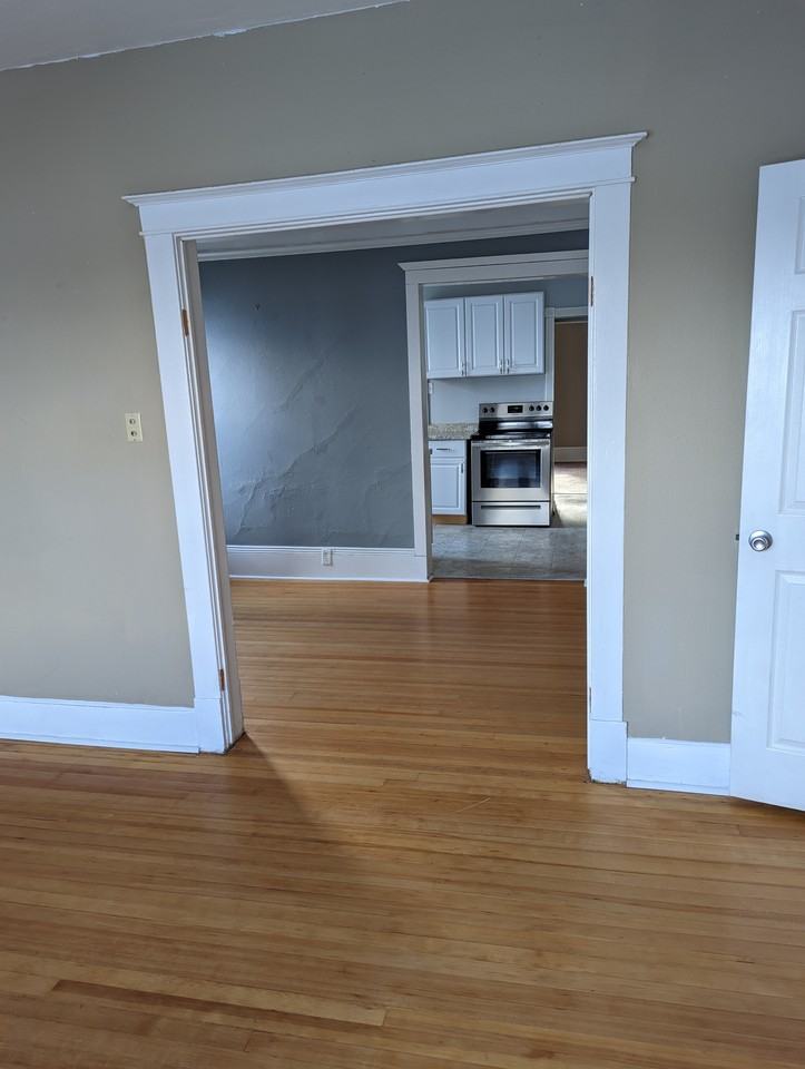 709 9th Ave #4 - Photo 7 of 11