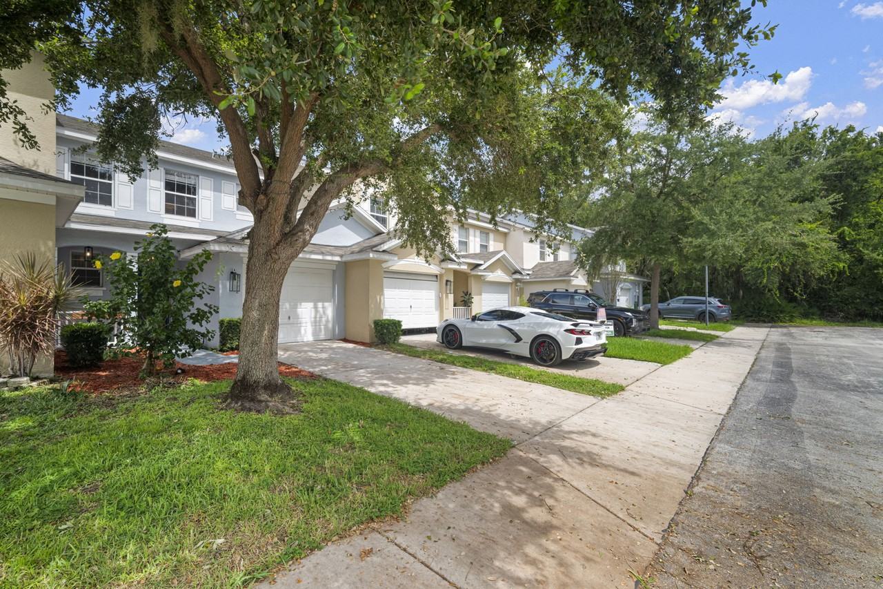 9722 Forestdale Ct - Photo 4 of 30