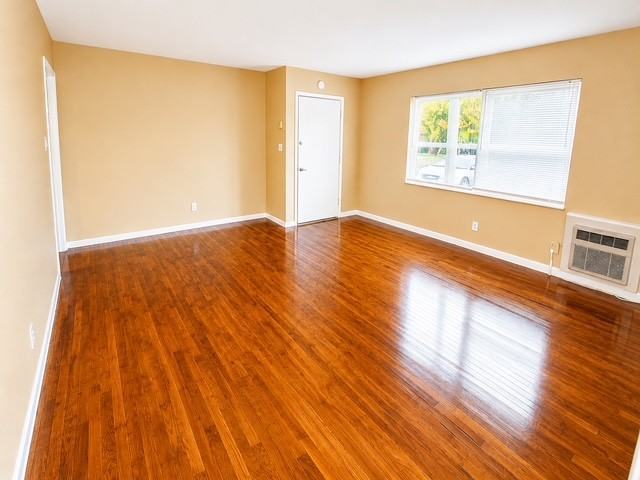 1013 W Parkway Ave #1 - Photo 2 of 5
