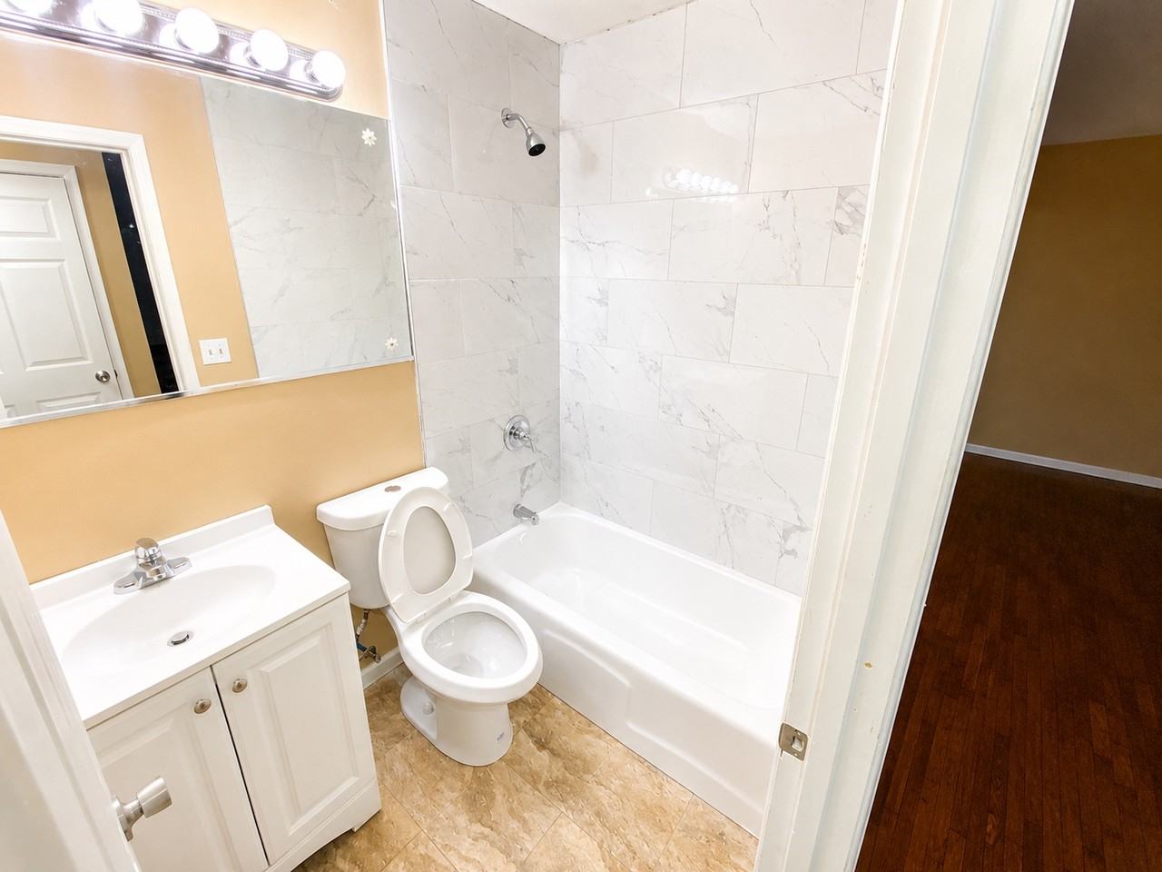 1013 W Parkway Ave #1 - Photo 3 of 5