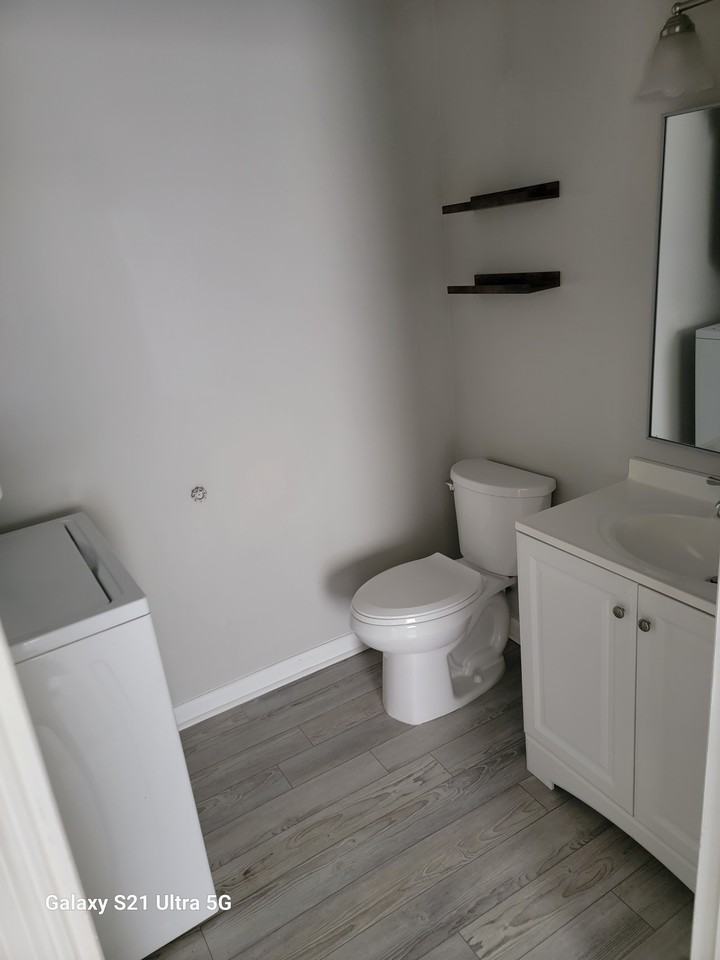 9284 Peachtree St - Photo 2 of 14