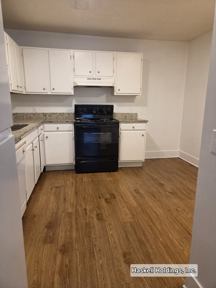 1032 Jessamine Trl - Photo 5 of 10