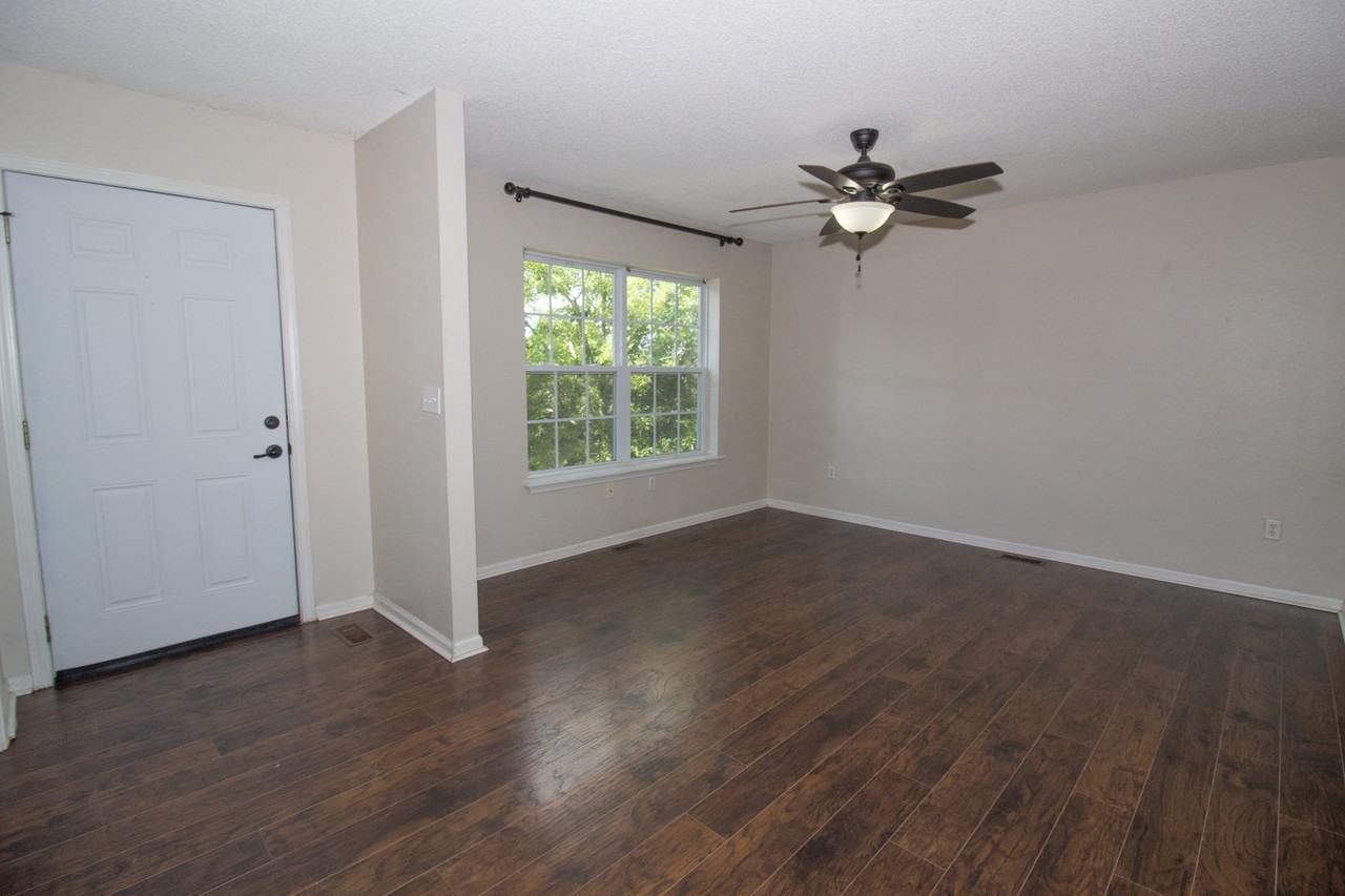 103 Hickory Valley Rd - Photo 4 of 20