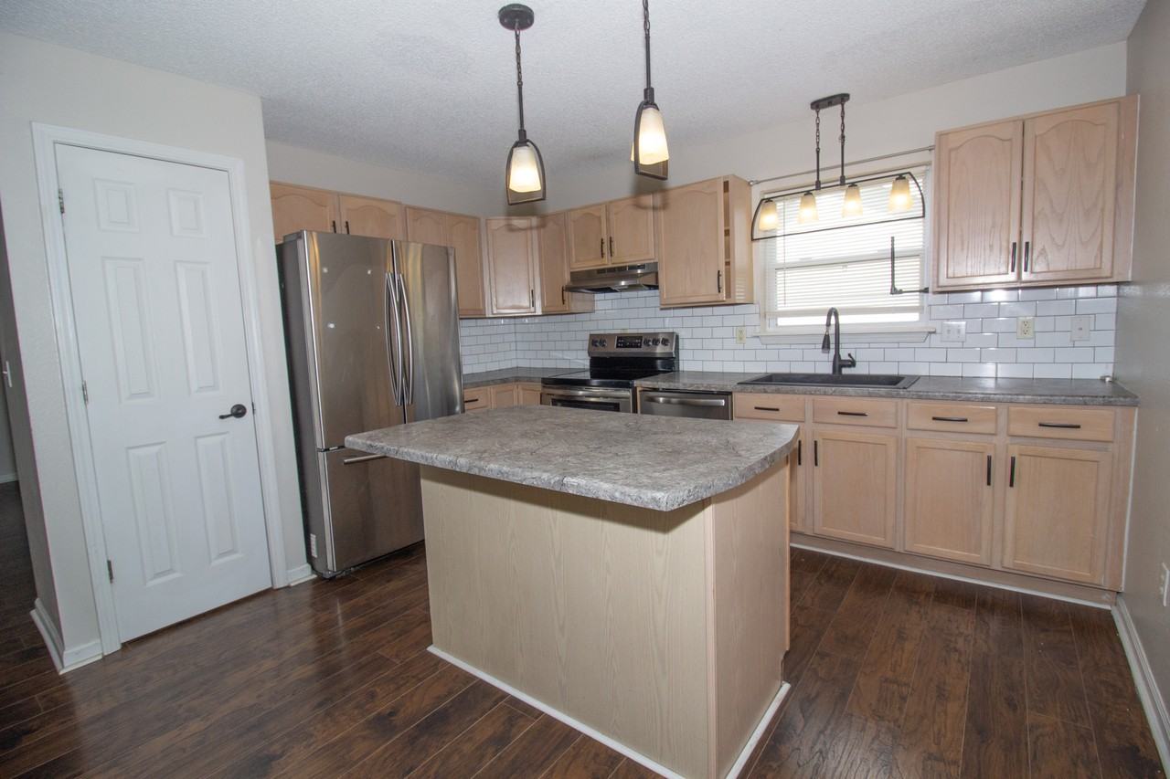 103 Hickory Valley Rd - Photo 6 of 20