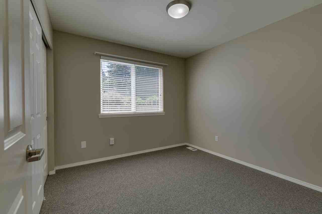 16829 11th Ave Ne - Photo 5 of 18