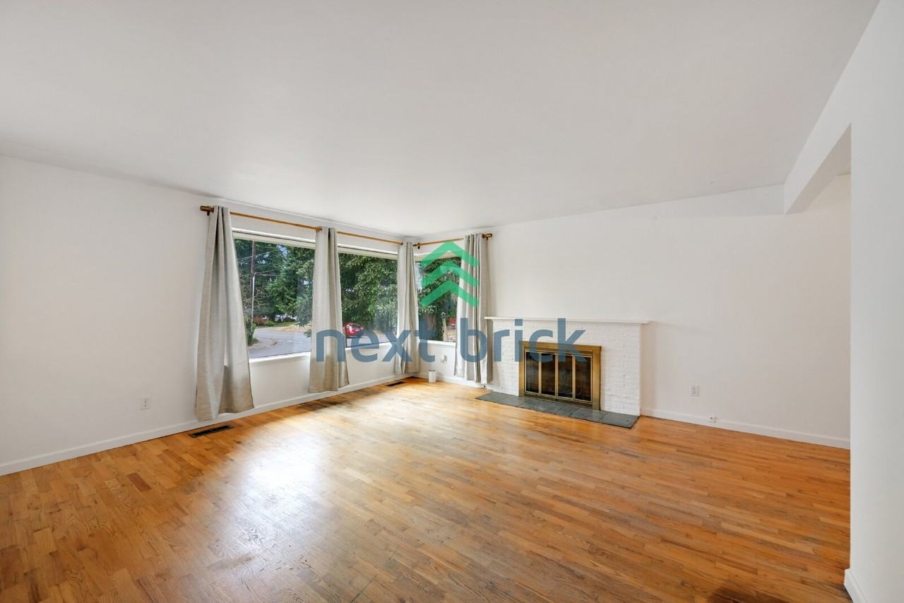 15805 56th Ave W - Photo 5 of 25