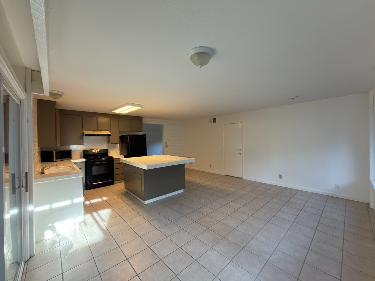 319 Lassenpark Cir - Photo 7 of 31