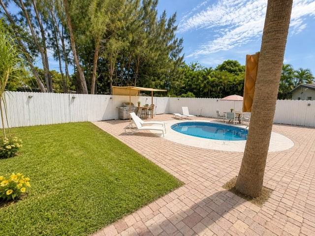 327 Lancaster Street - Photo 2 of 8