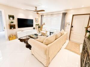 327 Lancaster Street - Photo 4 of 8