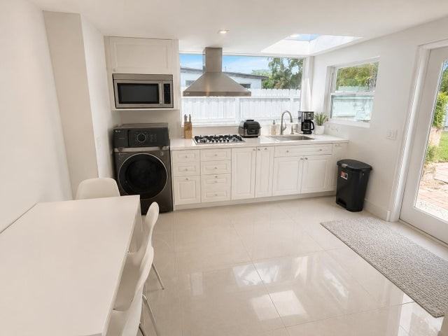 327 Lancaster Street - Photo 6 of 8