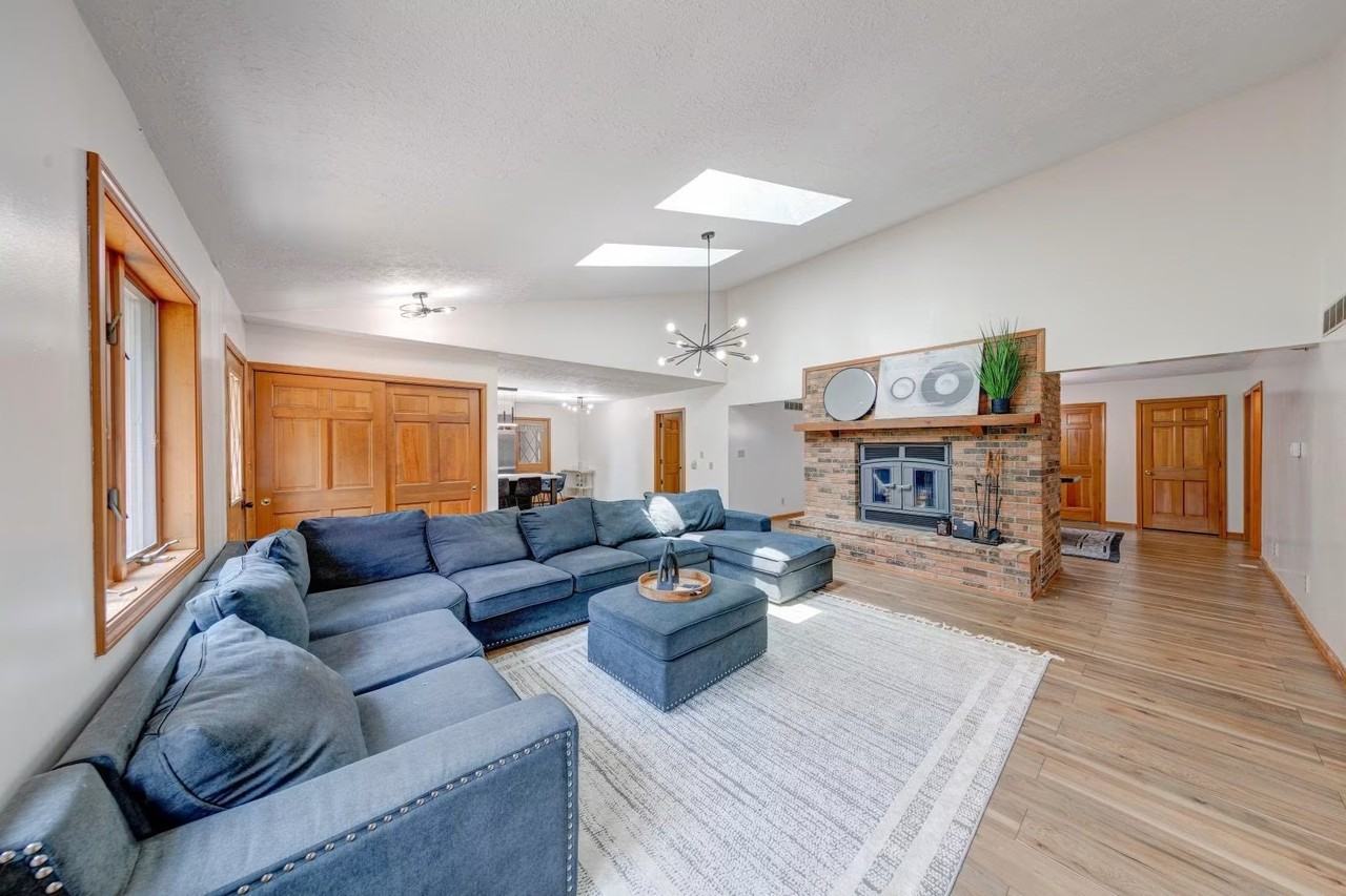 3850 Wicker Rd - Photo 2 of 19