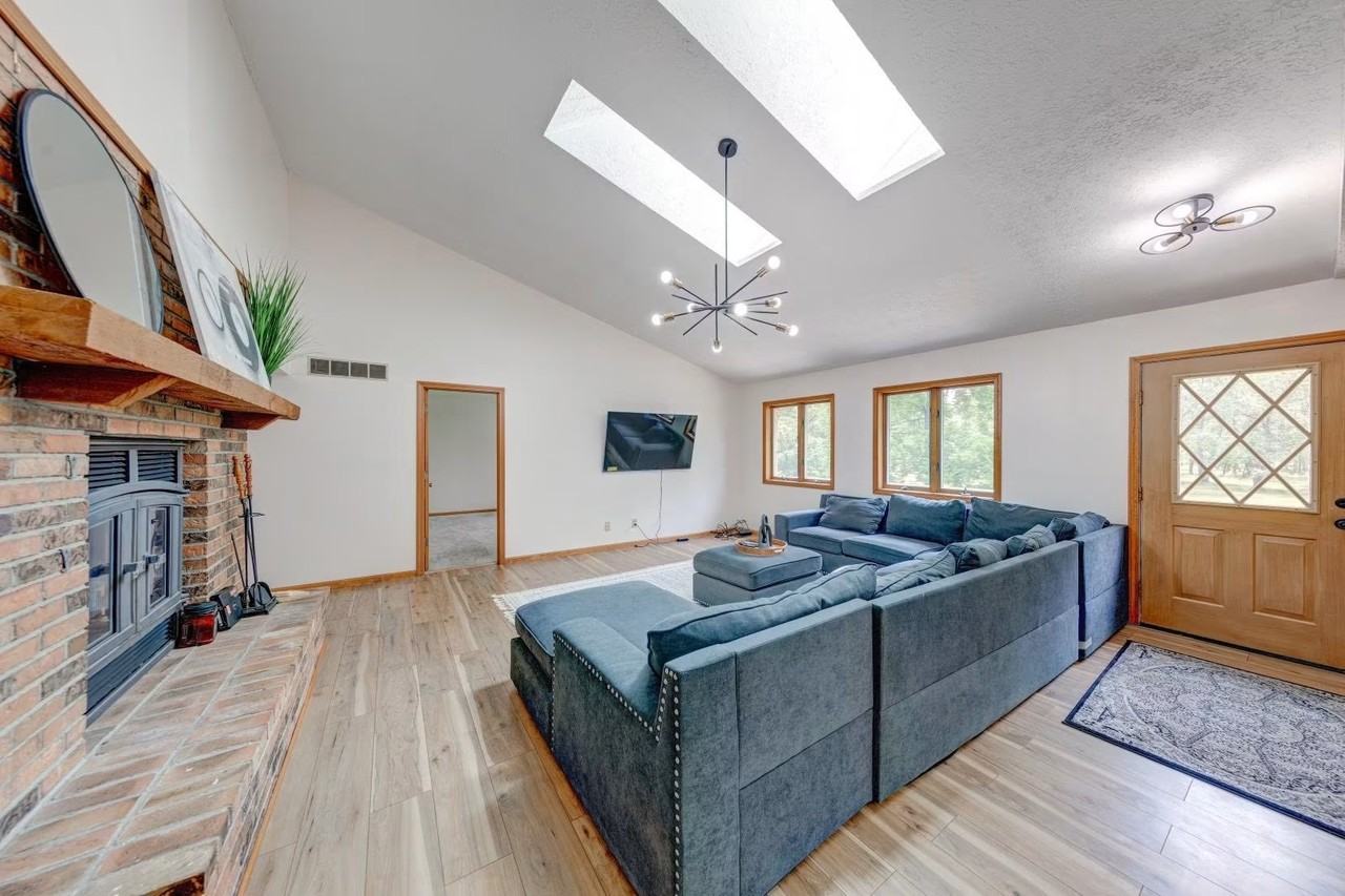 3850 Wicker Rd - Photo 3 of 19