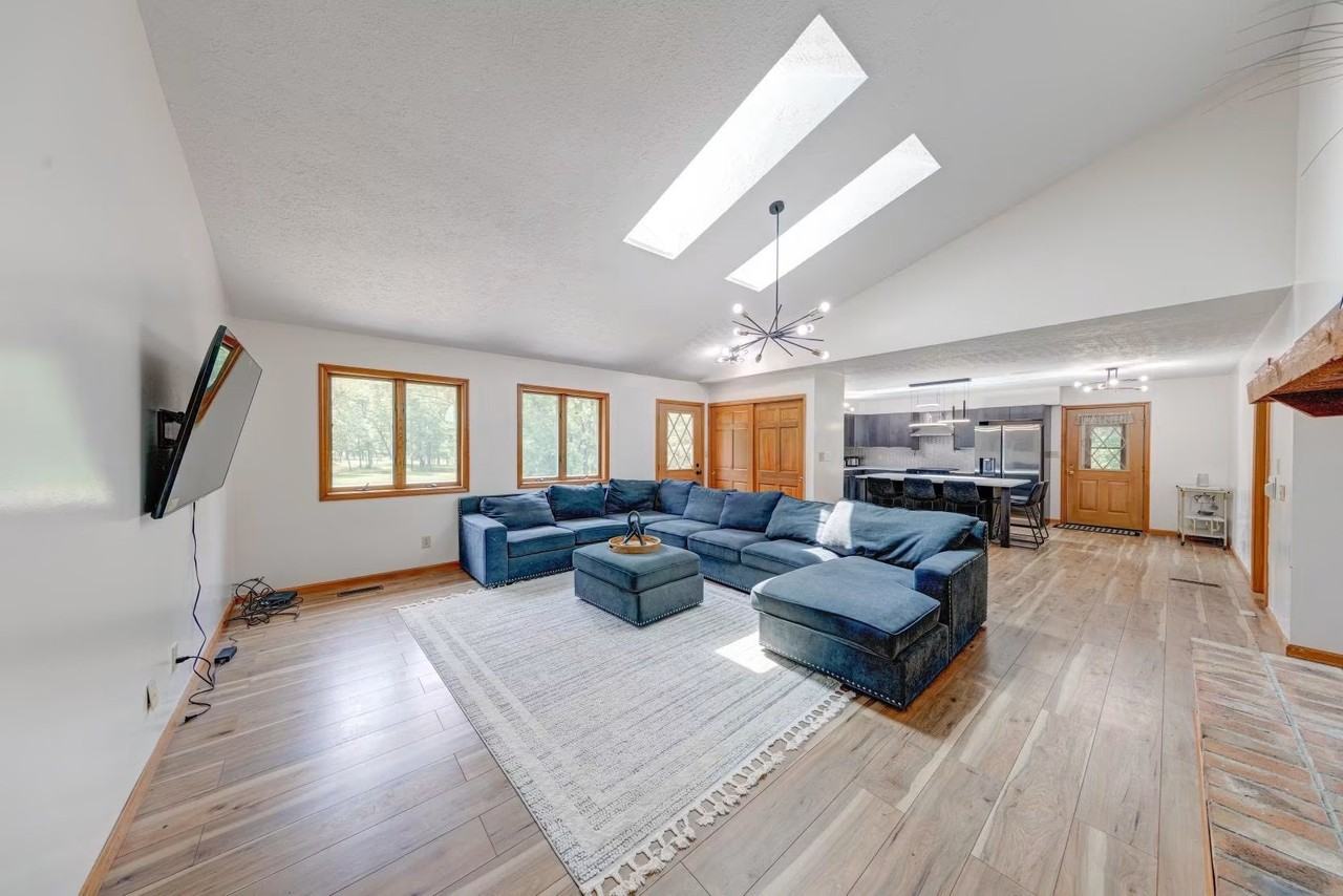 3850 Wicker Rd - Photo 4 of 19