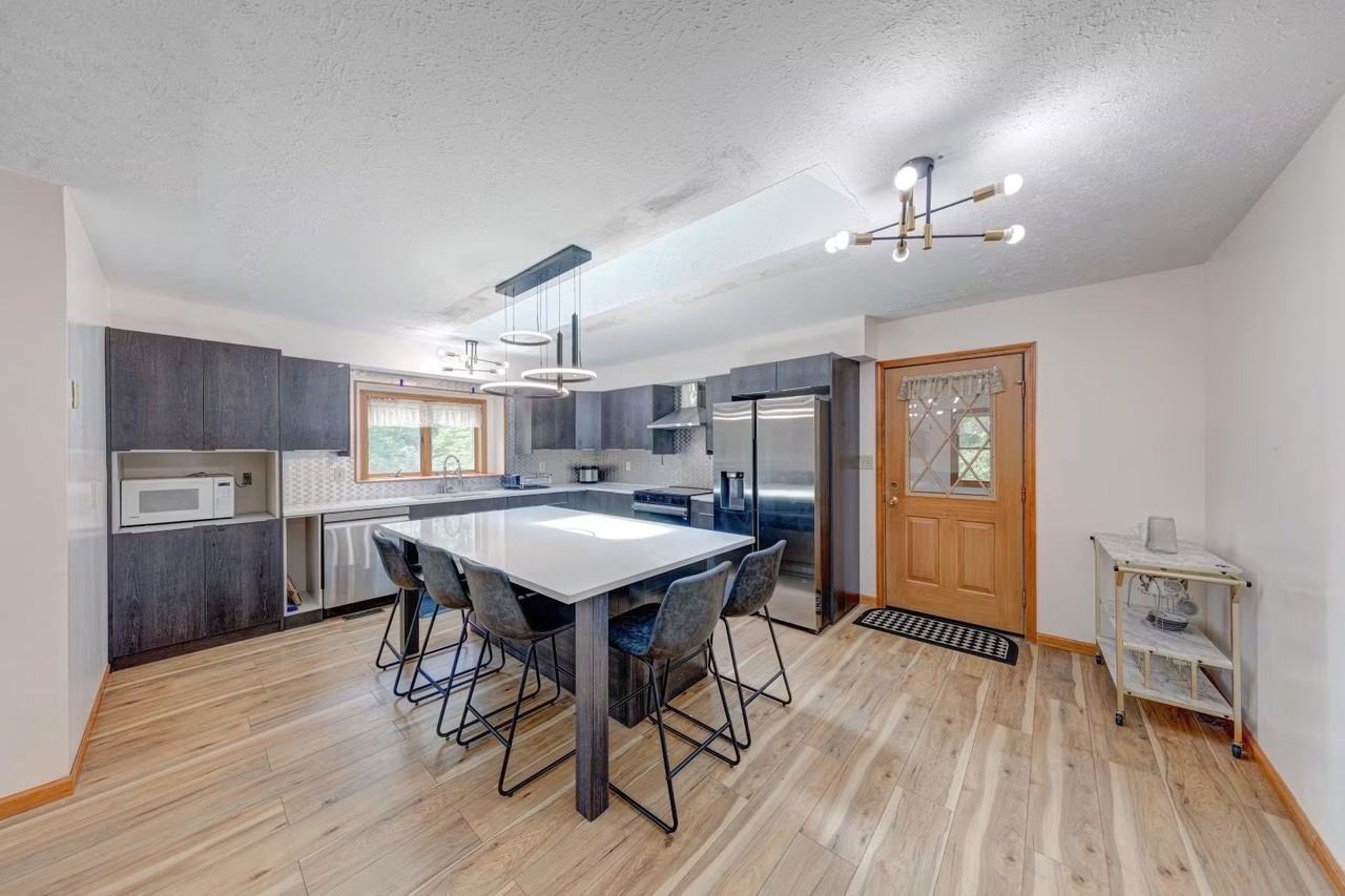 3850 Wicker Rd - Photo 5 of 19