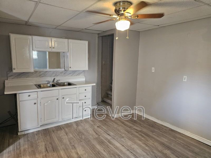 107 Titus Ave - Photo 7 of 16