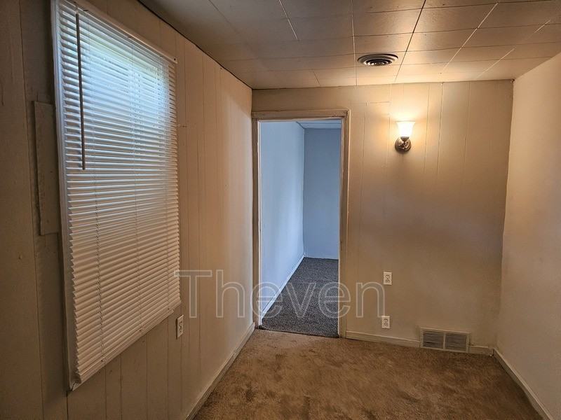 107 Titus Ave - Photo 5 of 16
