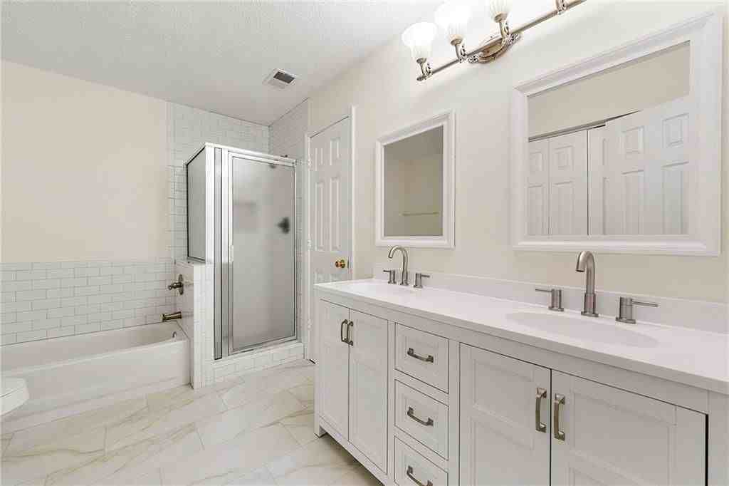 3040 Majestic Park Ct - Photo 7 of 15