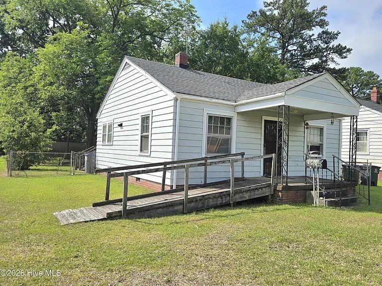 1001 Russell St - Photo 2 of 3