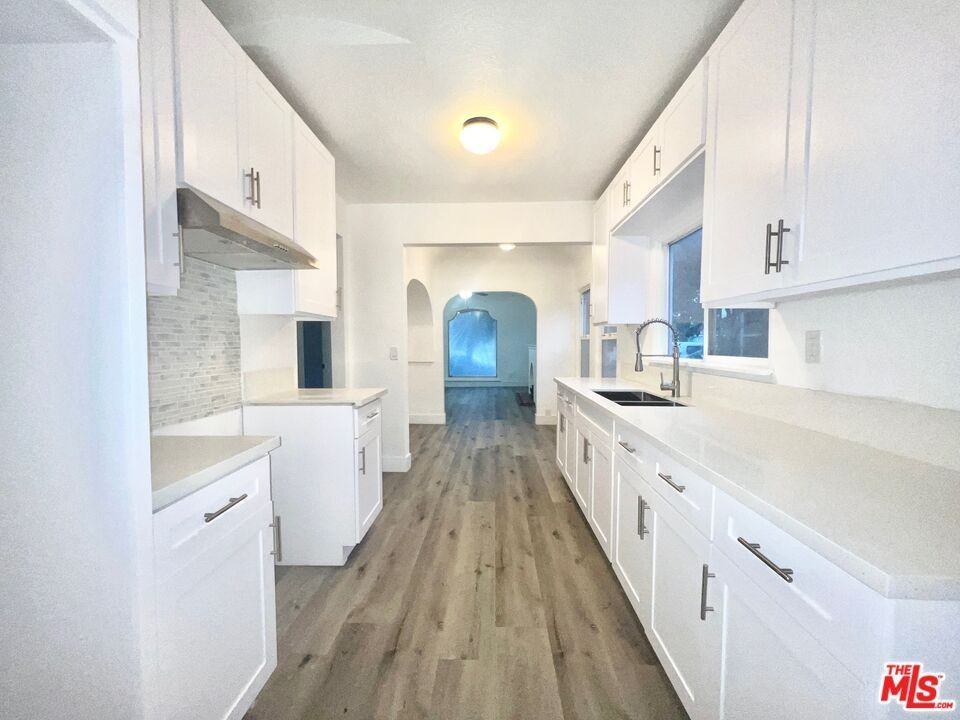 5590 Lemon Ave - Photo 3 of 4