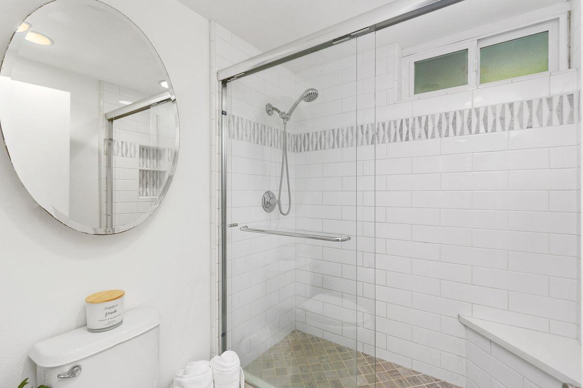 3068 Zell Dr - Photo 7 of 30