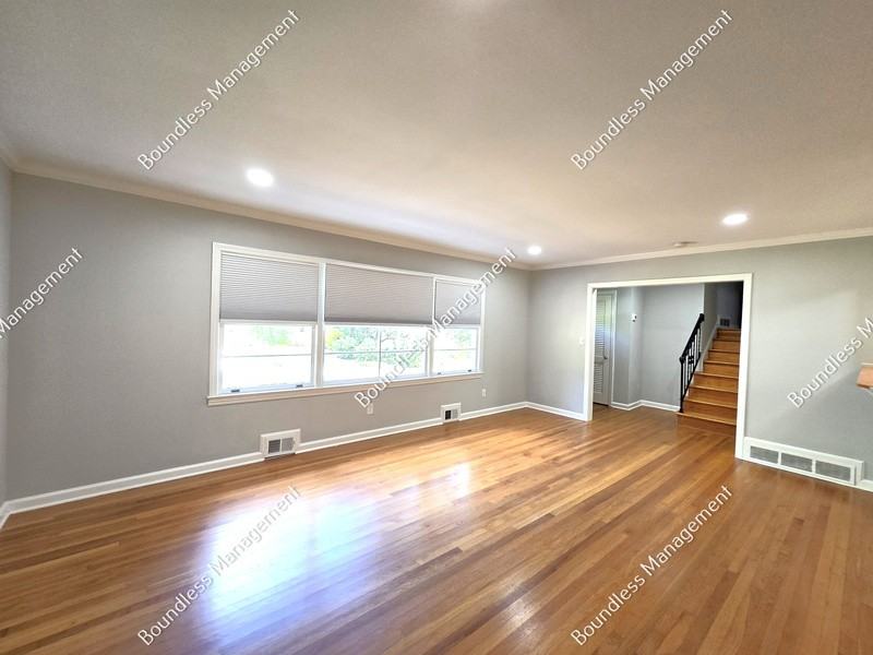 2233 Leafmore Dr - Photo 3 of 18