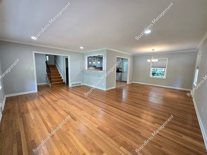 2233 Leafmore Dr - Photo 4 of 18