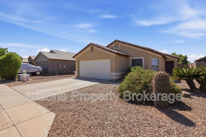 10249 E Calypso Ave - Photo 3 of 30
