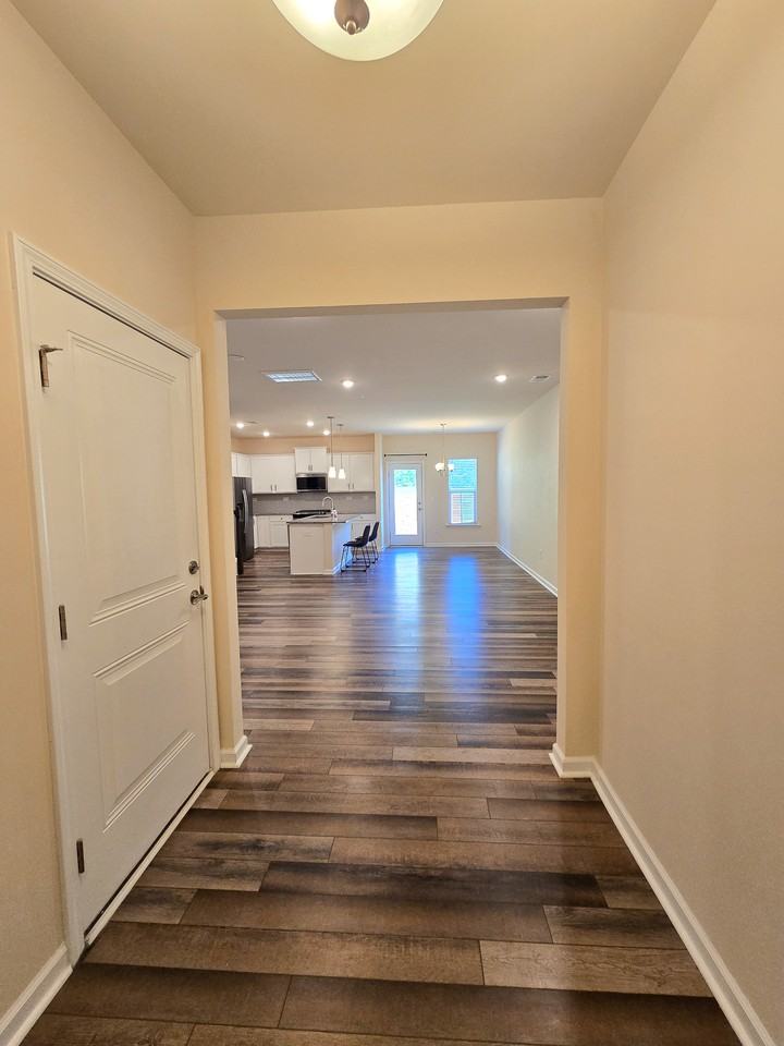 306 Villanova Dr - Photo 3 of 38