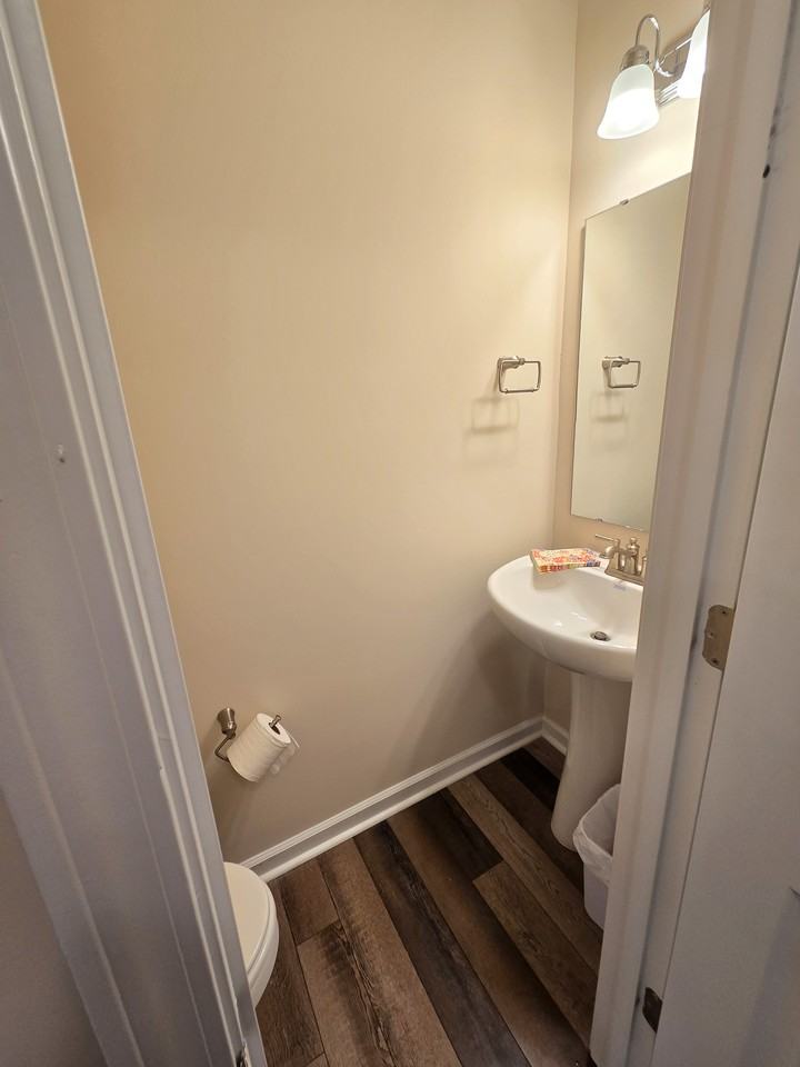 306 Villanova Dr - Photo 4 of 38