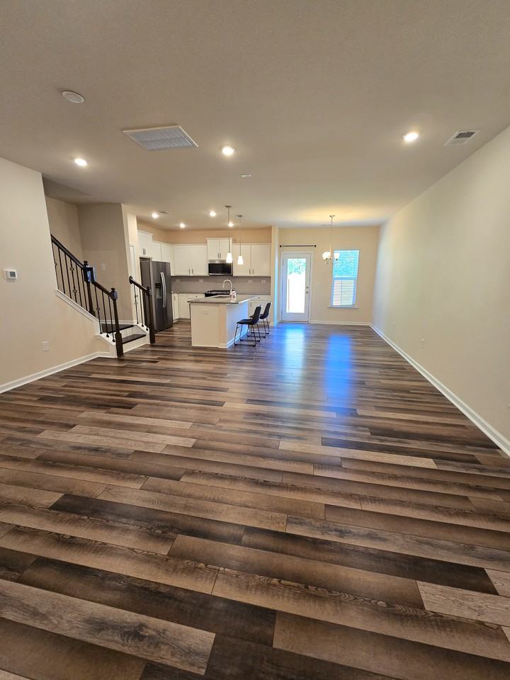 306 Villanova Dr - Photo 5 of 38