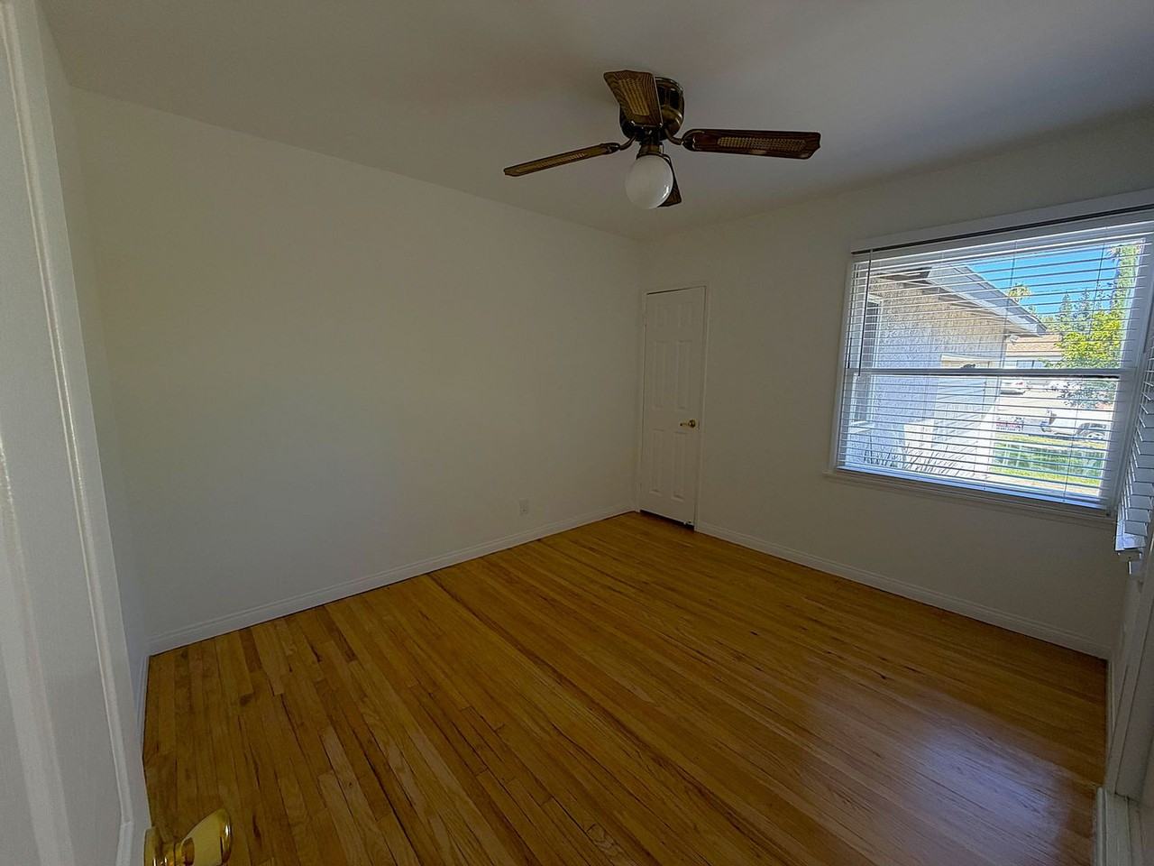 11009 Danube Ave - Photo 6 of 16