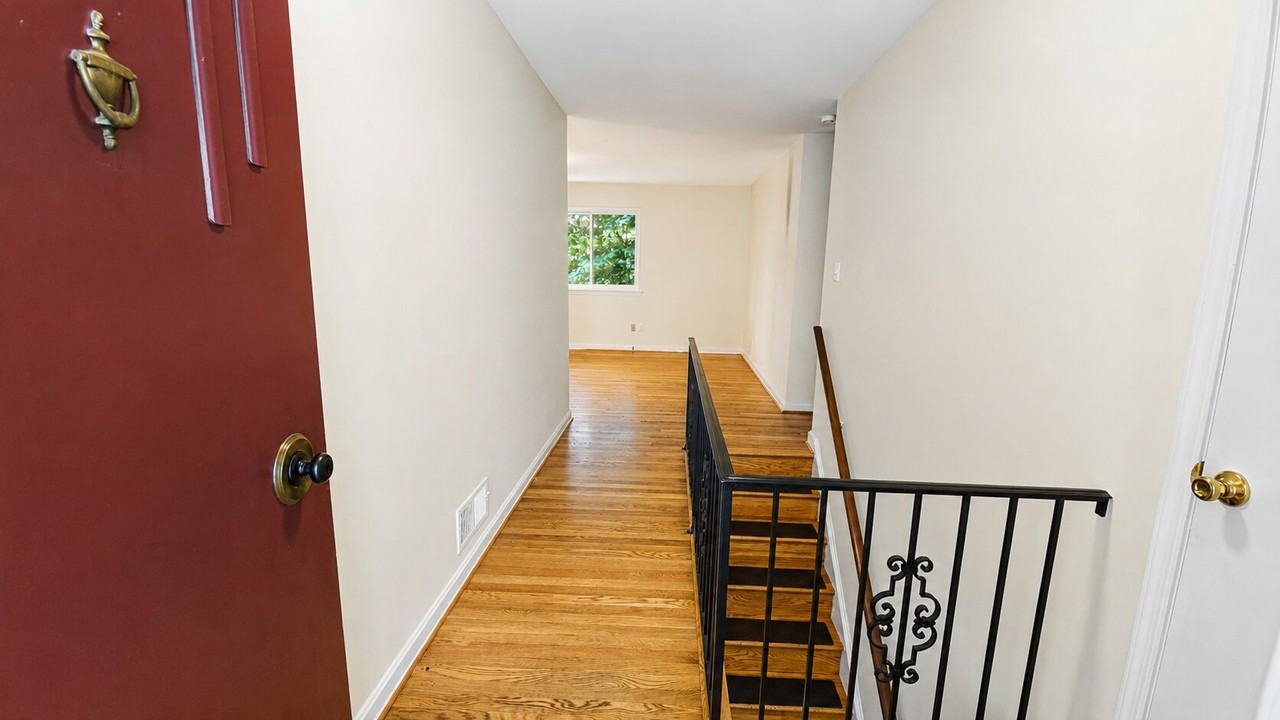 8459 Thames St - Photo 2 of 25