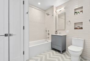 featured image of 10 Lenox Rd #21H