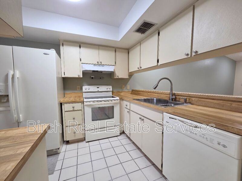 2131 Ridge Rd S - Photo 3 of 22