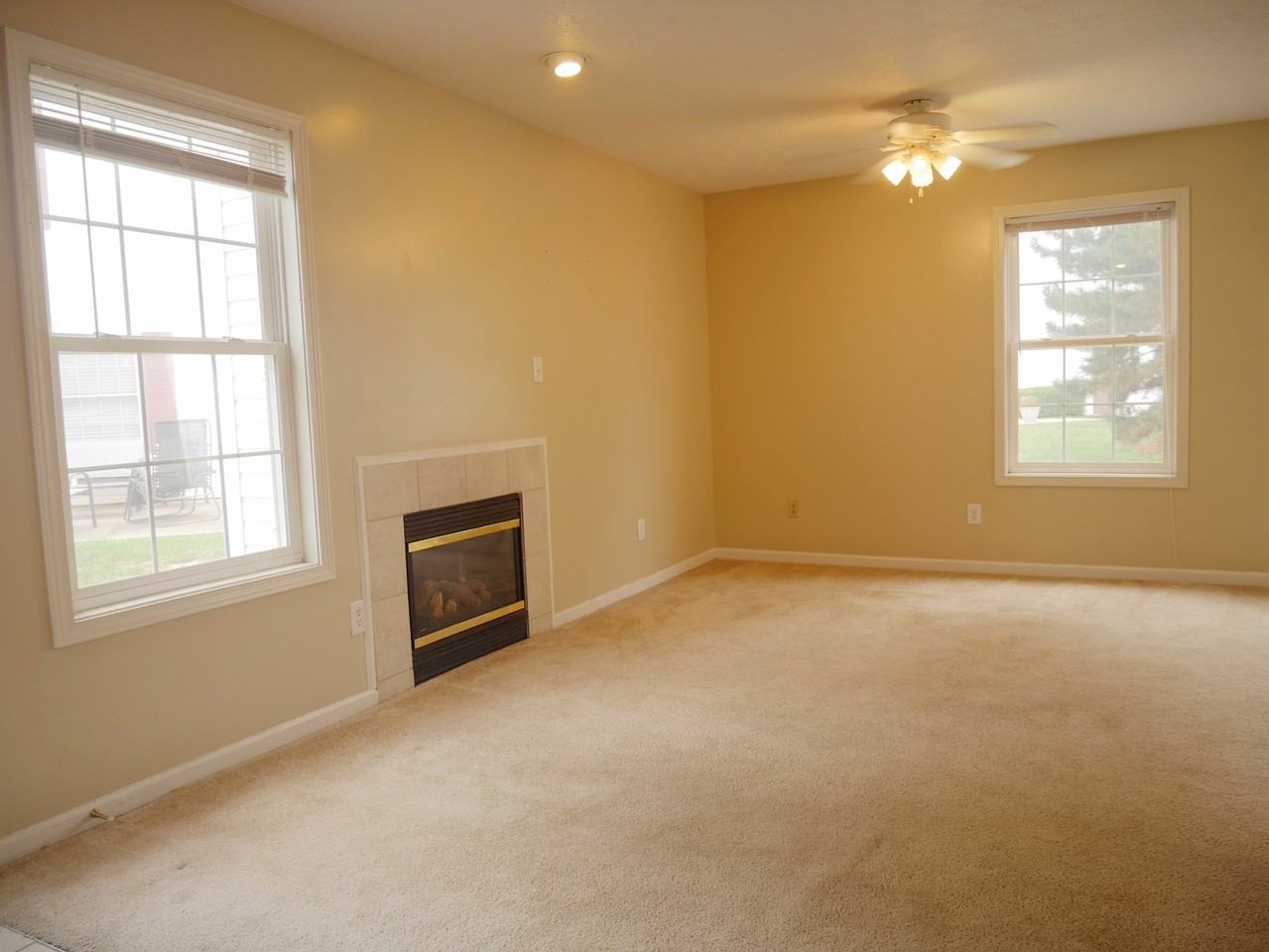 E Oaklawn Ct #2622 - Photo 3 of 15