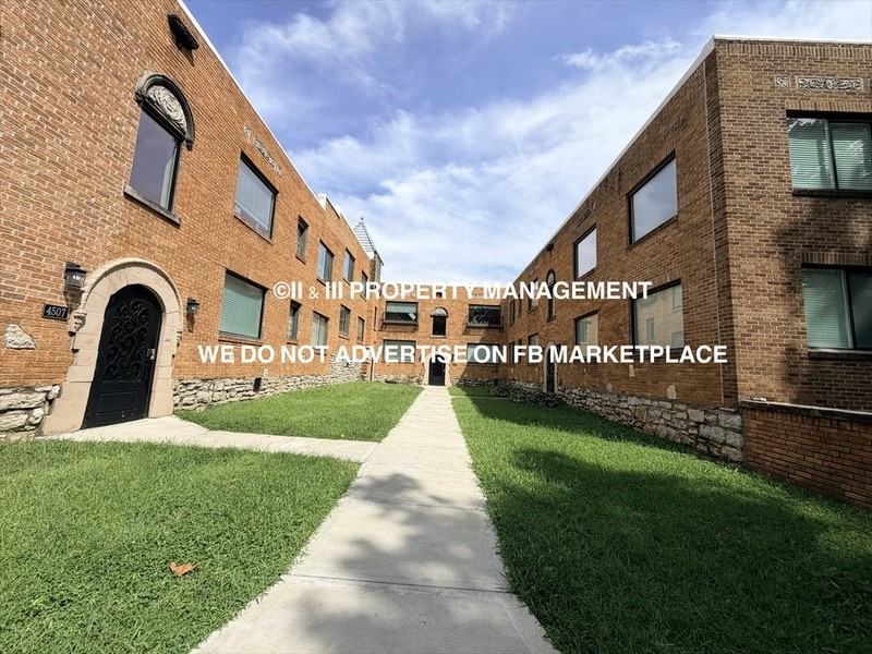 4509 Roanoke Pkwy