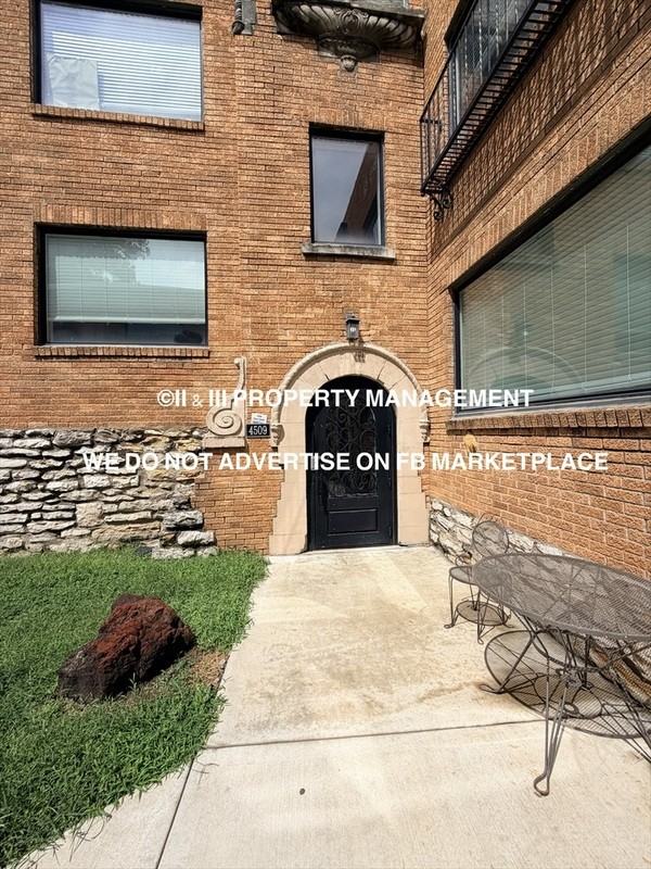 4509 Roanoke Pkwy - Photo 4 of 21
