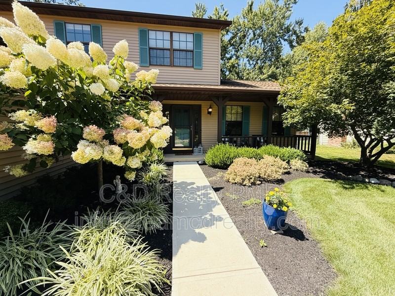 8462 Glenbrook Dr - Photo 2 of 22