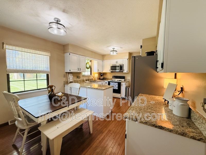 8462 Glenbrook Dr - Photo 5 of 22