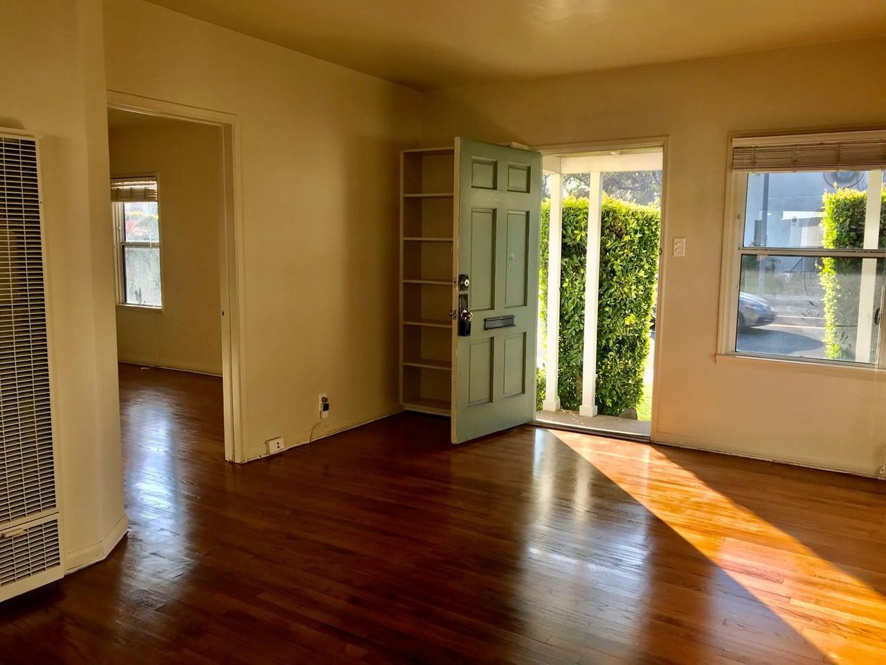2107 W Carson St - Photo 3 of 13