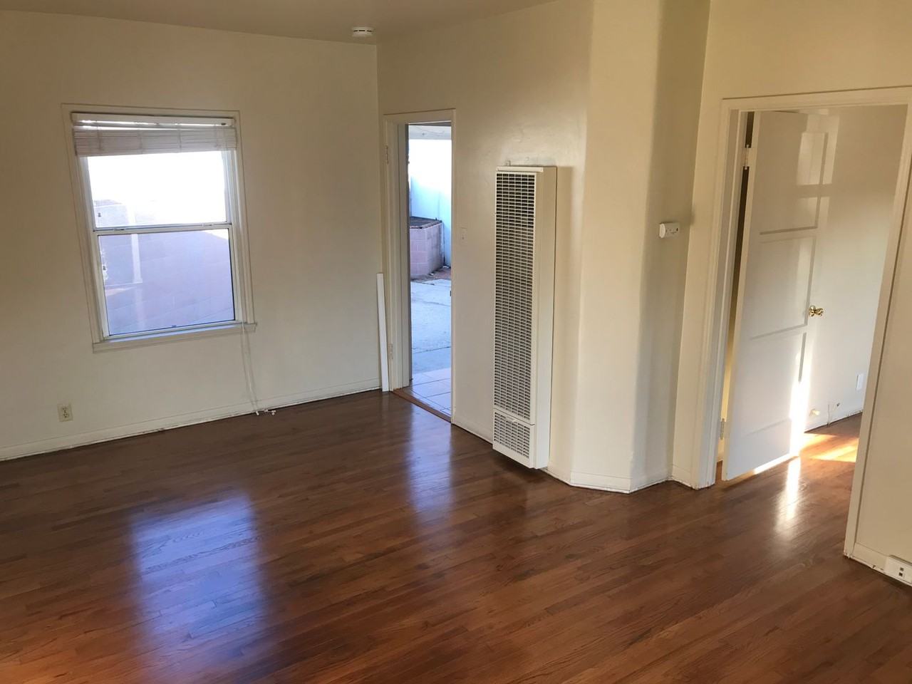 2107 W Carson St - Photo 4 of 13