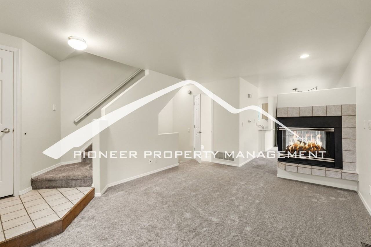 6162 Colony Cir - Photo 2 of 28