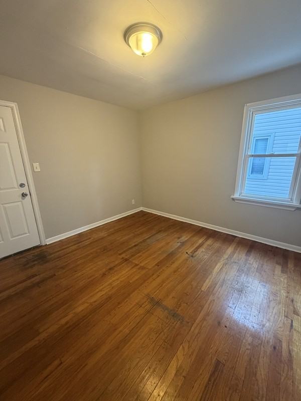 18424 Maple Heights Blvd - Photo 4 of 10