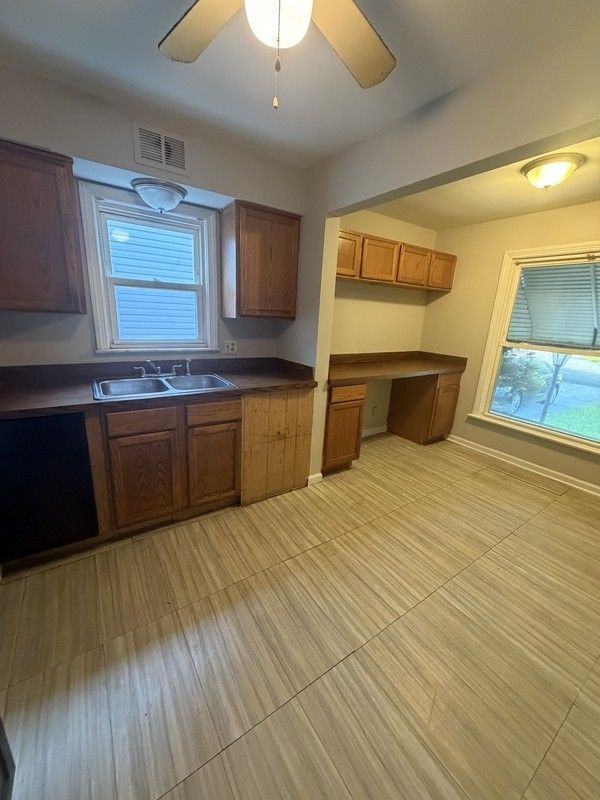 18424 Maple Heights Blvd - Photo 6 of 10